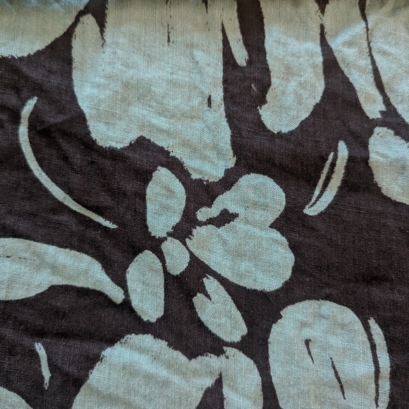 bryn Walker Black and Blue Floral Top - Picture 4 of 5